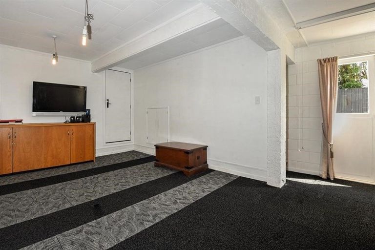 Photo of property in 217 Golf Road, Titirangi, Auckland, 0604