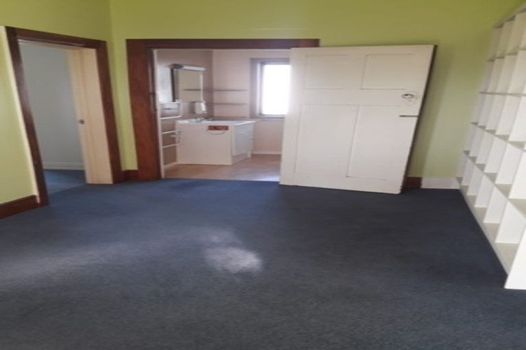 Photo of property in 16 Botanical Road, Takaro, Palmerston North, 4412