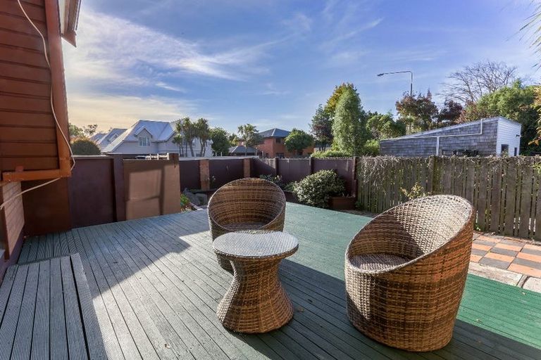 Photo of property in 92 Clyde Road, Ilam, Christchurch, 8041