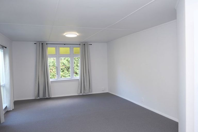 Photo of property in 88 Amohia Street, Paraparaumu, 5032