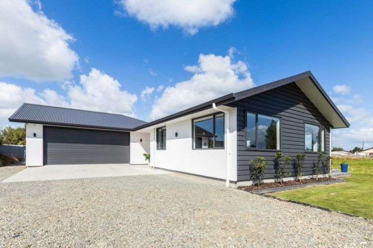 Photo of property in 14 Douglas Street, Winton, 9720