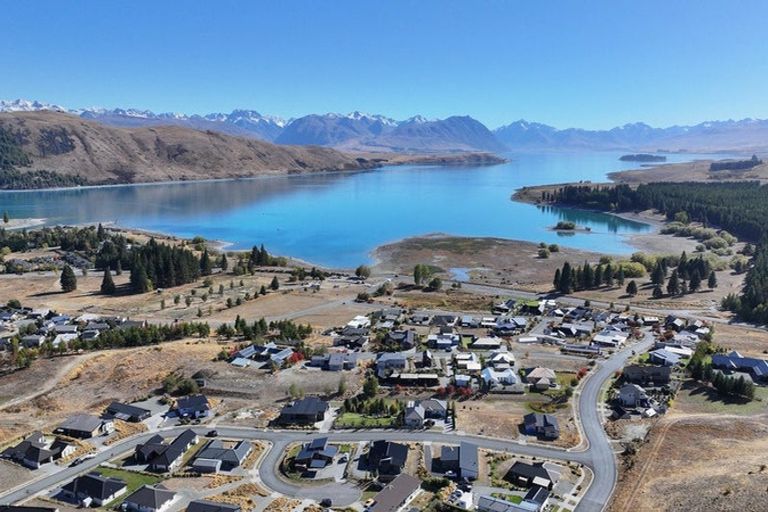 Photo of property in 18 Mistake Drive, Lake Tekapo, 7999
