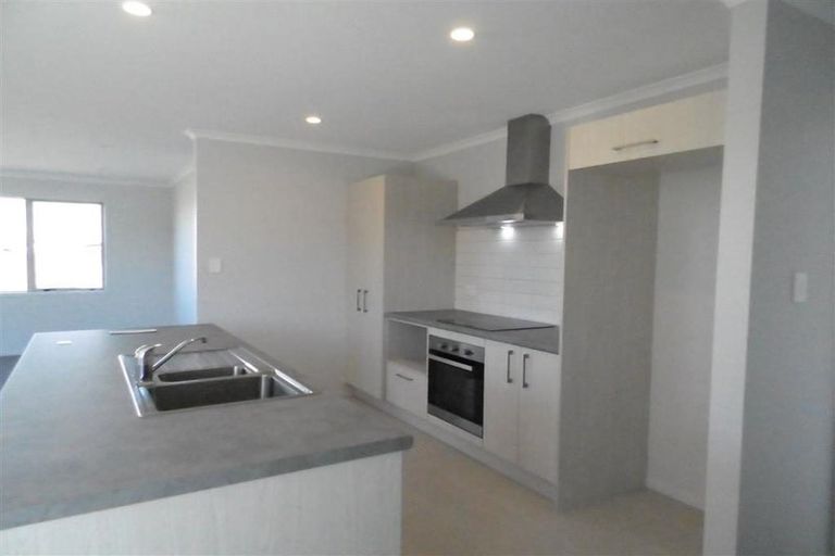 Photo of property in 10 Furlong Road, Papamoa, 3118