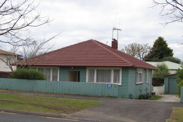 Photo of property in 22 Livingstone Avenue, Nawton, Hamilton, 3200