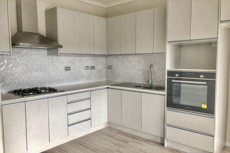 Photo of property in 22 Lisa Rise, Half Moon Bay, Auckland, 2012