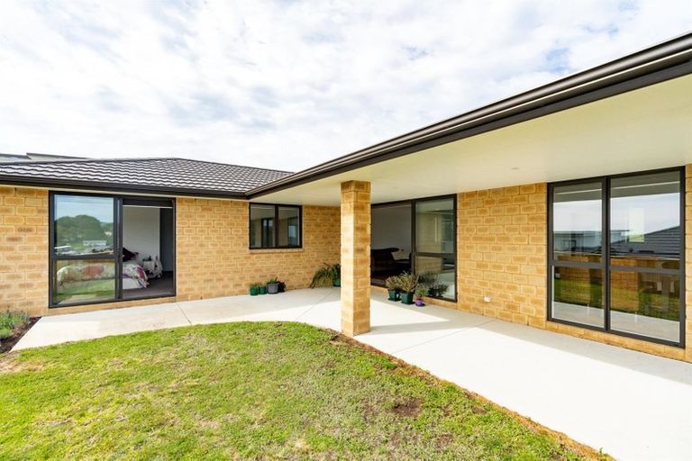 Photo of property in 5 Ngaio Close, Mangawhai, 0505