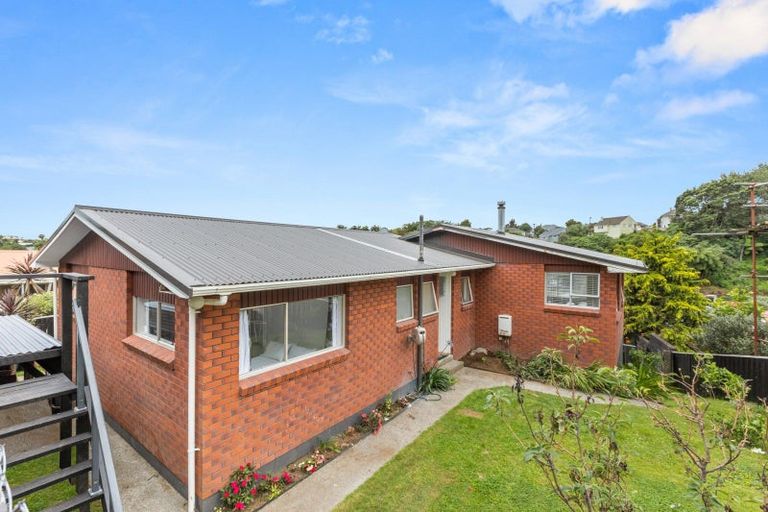 Photo of property in 46 Seaview Road, Marfell, New Plymouth, 4310