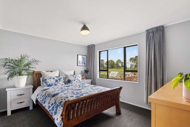 Photo of property in 8 Clearview Road, Lepperton, New Plymouth, 4373