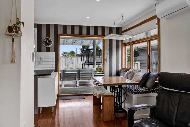 Photo of property in 9 Omata Road, Westown, New Plymouth, 4310