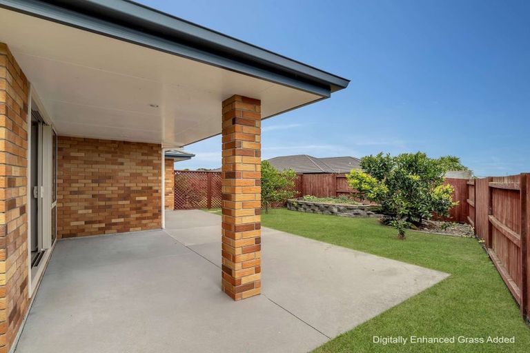 Photo of property in 11 Wai Place, One Tree Point, 0118