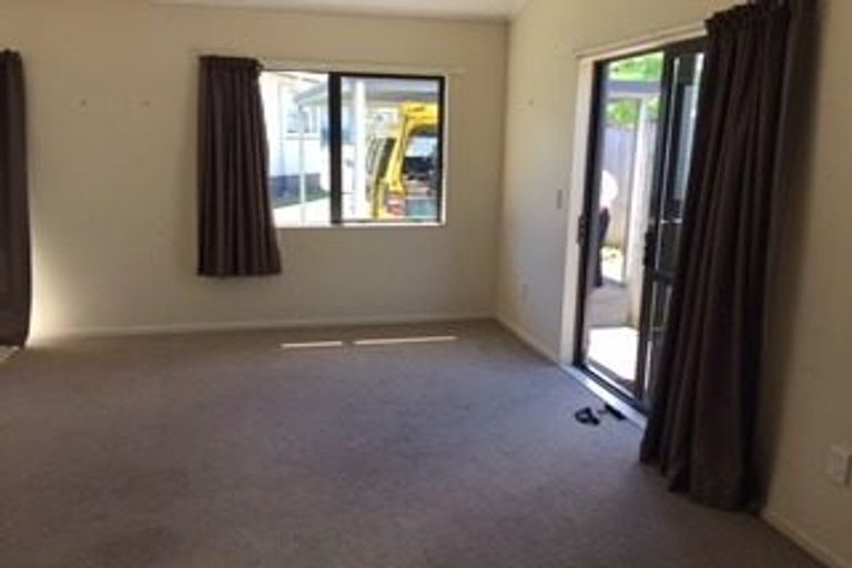 Photo of property in 99 Universal Drive, Henderson, Auckland, 0610