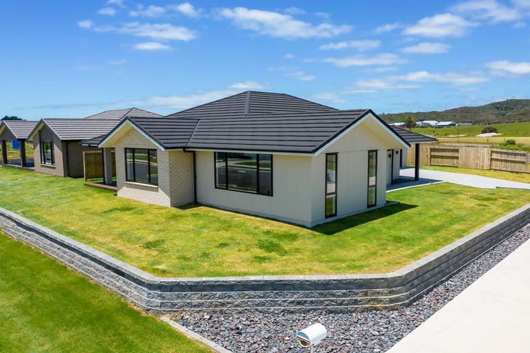 Photo of property in 35 Admiralty Drive, Haruru, 0204