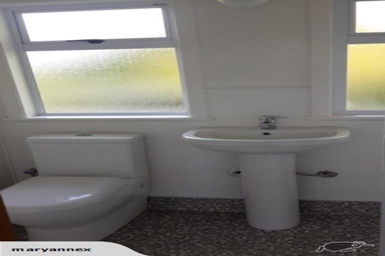 Photo of property in 186 Forrest Hill Road, Forrest Hill, Auckland, 0620