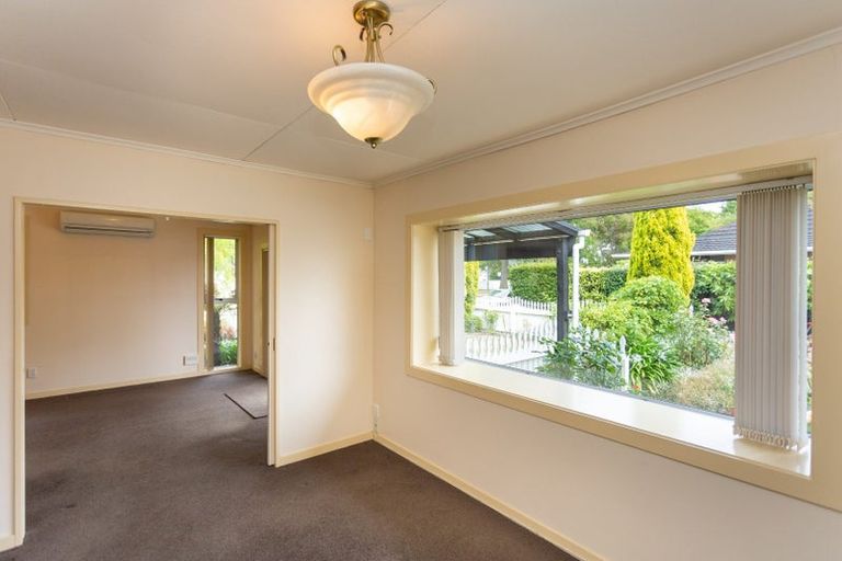 Photo of property in 1/208 Memorial Avenue, Burnside, Christchurch, 8053