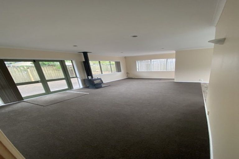 Photo of property in 2/5 Campbell Place, Papakura, 2110