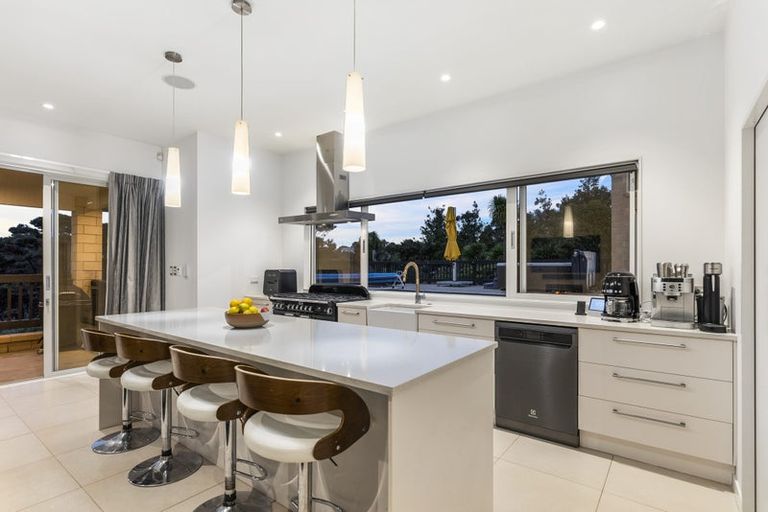 Photo of property in 194 Greenhithe Road, Greenhithe, Auckland, 0632