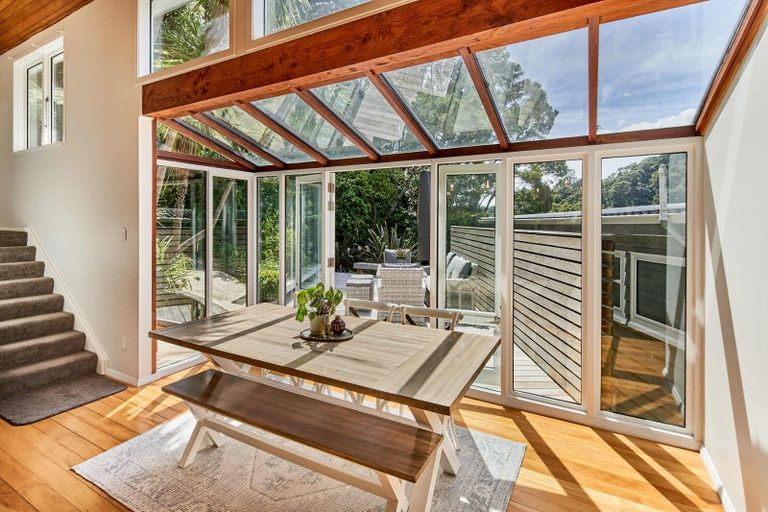 Photo of property in 2 Huia Road, Days Bay, Lower Hutt, 5013