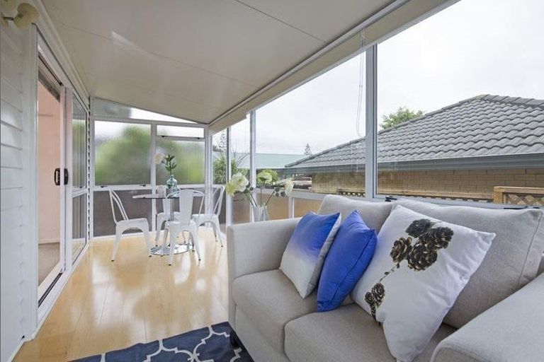 Photo of property in 33 Minaret Drive, Bucklands Beach, Auckland, 2014