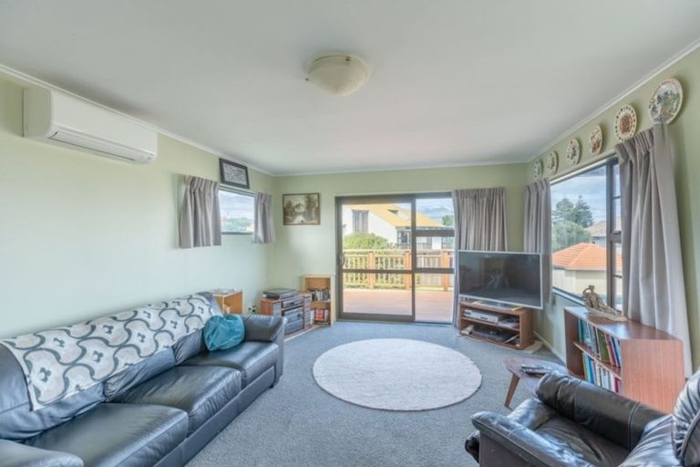 Photo of property in 3 Toru Road, Paraparaumu Beach, Paraparaumu, 5032