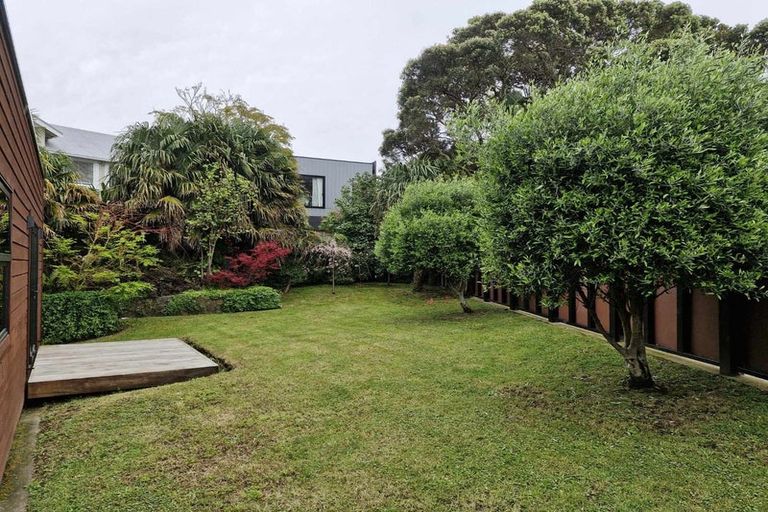 Photo of property in 32b Waiwaka Terrace, Strandon, New Plymouth, 4312