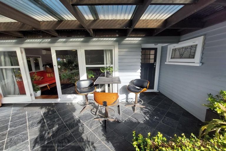 Photo of property in 334a West Coast Road, Glen Eden, Auckland, 0602