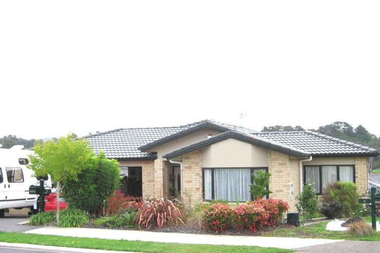 Photo of property in 4 Toledo Avenue, Henderson, Auckland, 0612