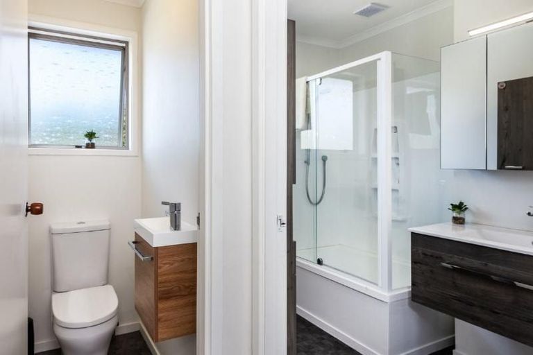 Photo of property in 15 Kotare Street, Hilltop, Taupo, 3330