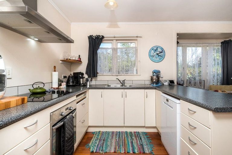 Photo of property in 8 Oraha Road, Huapai, Kumeu, 0810