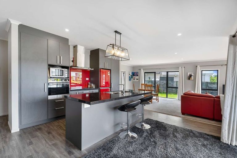 Photo of property in 12 Kelly Place, Whitianga, 3510