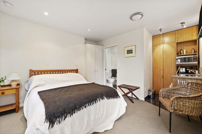 Photo of property in 54 Aurora Terrace, Kelburn, Wellington, 6012