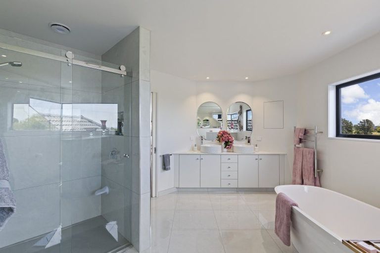 Photo of property in 1179 Devon Road, Bell Block, New Plymouth, 4373