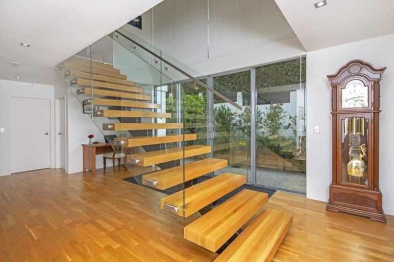 Photo of property in 38 Takutai Avenue, Bucklands Beach, Auckland, 2012