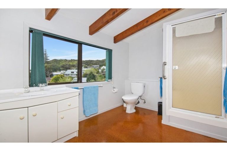 Photo of property in 25 Tapeka Road, Russell, 0202