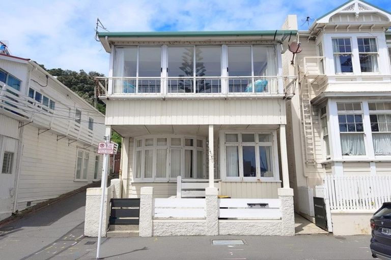 Photo of property in 242a Oriental Parade, Oriental Bay, Wellington, 6011