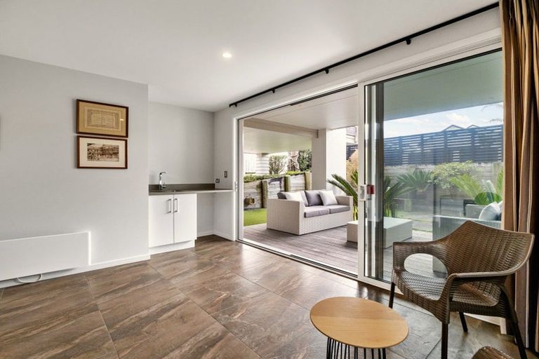 Photo of property in 60 Karewa Parade, Papamoa Beach, Papamoa, 3118