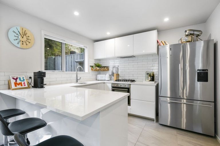 Photo of property in 20b Rarangi Way, Owhiro Bay, Wellington, 6023