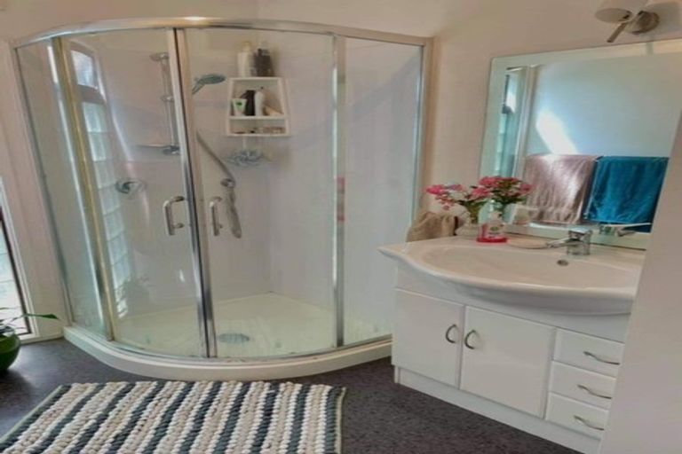 Photo of property in 6 Shearwater Street, One Tree Point, 0118