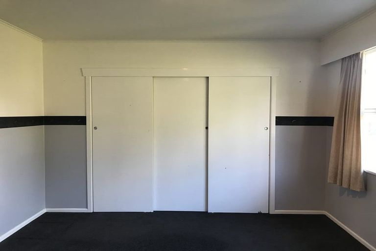 Photo of property in 18 Glen Alton Avenue, Paparangi, Wellington, 6037