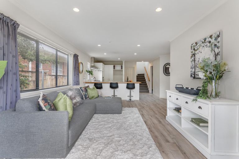 Photo of property in 140 Wellington Street, Howick, Auckland, 2014