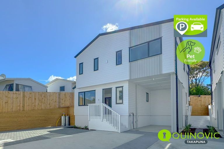 Photo of property in 7c Buisson Glade, West Harbour, Auckland, 0618