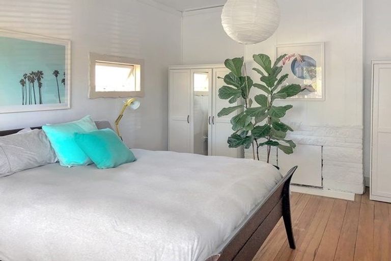 Photo of property in 1/1 Birkley Road, Bayswater, Auckland, 0622