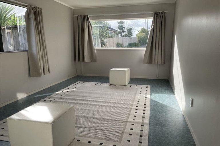 Photo of property in 29 Awaroa Road, Sunnyvale, Auckland, 0612