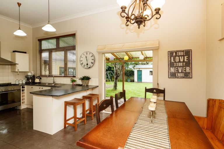 Photo of property in 35 Fitzroy Street, Terrace End, Palmerston North, 4410