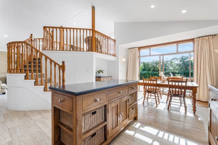 Photo of property in 1358a Whangaparaoa Road, Army Bay, Whangaparaoa, 0930