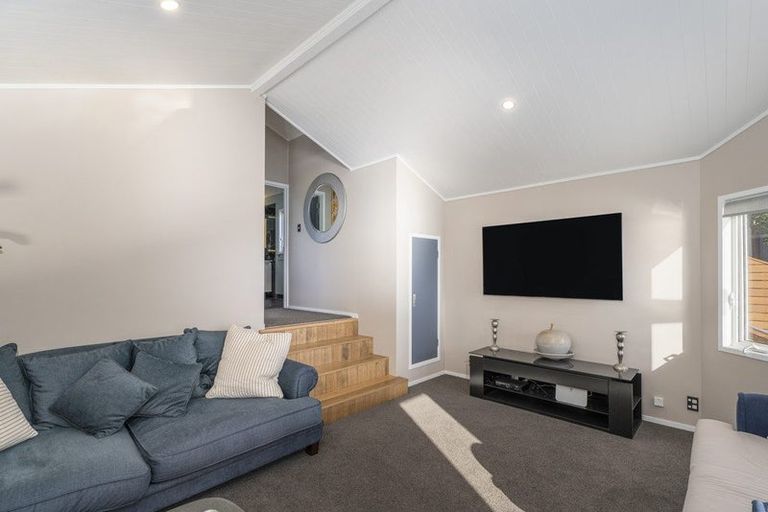 Photo of property in 61 Motuhoa Road, Tairua, 3508