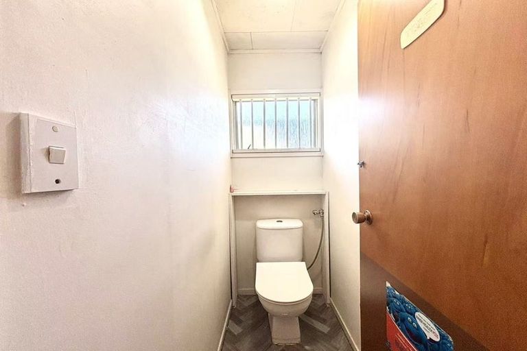 Photo of property in 190 Universal Drive, Henderson, Auckland, 0610