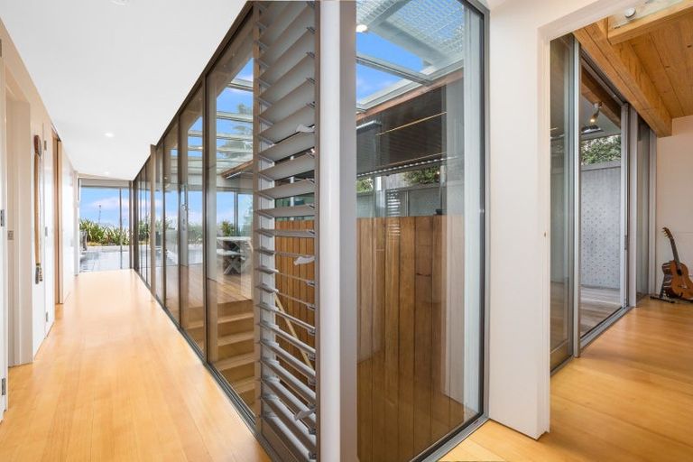 Photo of property in 31 Field Way, Waikanae Beach, Waikanae, 5036