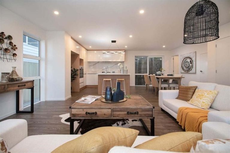 Photo of property in 1/4118b Great North Road, Glen Eden, Auckland, 0602