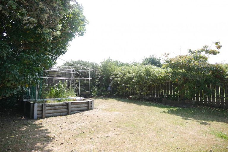 Photo of property in 6 Birdie Place, Red Beach, 0932