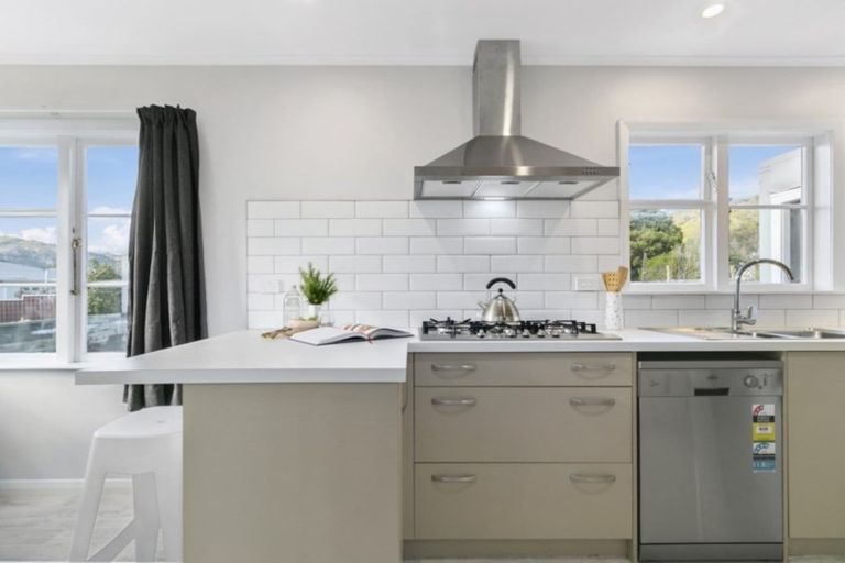 Photo of property in 5 Ngaio Street, Wainuiomata, Lower Hutt, 5014